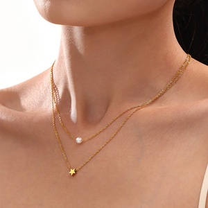 Collar de Acero Inoxidable con Baño de Oro PVD de 18K, Diseño Moderno de Doble Capa con Imitación de Perlas y Estrella, Patrón de Corazón, Collar Personalizado con Estrella de Perlas - Product Image 1
