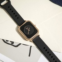 Vente en gros fabricants montre timex pour femmes mode pour femmes à bon prix montres rétro carrées en caoutchouc souple pour femmes