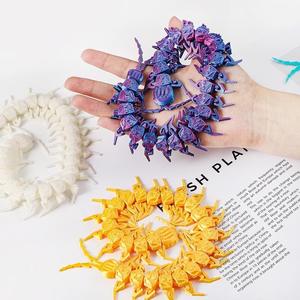 Vente flash : modèle de centipède en plastique imprimé en 3D, articulations mobiles mécaniquement, jouets pour enfants - disponible en gros - Product Image 1