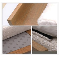 Lit surélevé pour animaux de compagnie en bois massif minimaliste avec coussin rebondi moelleux et matelas texturé lavable