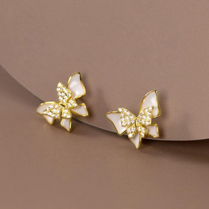 Orecchini a farfalla doppia per donna, design elegante, accessori per l'uso quotidiano. - Product Image 2