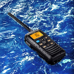 Radio Marina VHF IC-M37 IC-M37E de 6W, Flotante, Resistente al Agua IP57, Alcance de Conversación de >50km, 16 Canales, Teclas Grandes, Fácil Agarre - Product Image 3