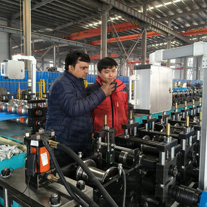 เครื่องขึ้นรูปกรอบหน้าต่างอลูมิเนียมอัตโนมัติความเร็วสูง 1-1.5 มม. สำหรับทำแผงประตู ราคา - Product Image 5