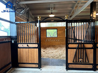 Écurie de chevaux intérieure de luxe galvanisée à chaud de haute qualité avec du bambou et une porte coulissante