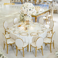 Chaises de banquet et tables rondes pour les mariages et les salles d'événements, chaises blanches