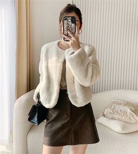 <span class=keywords><strong>Giacca</strong></span> di <span class=keywords><strong>pelliccia</strong></span> di visone marrone con collo rotondo di alta qualità per ragazze cappotto di visone bianco da donna con Design orizzontale - Product Image 5