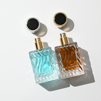 Flacon de parfum carré en verre à brume fine 50 ml, conteneur vide pour fragrance avec capuchon cylindrique doré ou argenté, logo personnalisé, cadeau