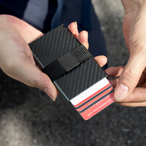 Portefeuille porte-cartes coulissant en aluminium Casekey de haute qualité, avec logo laser personnalisé, porte-cartes de crédit pop-up en fibre de carbone avec bande adhésive - Product Image 2