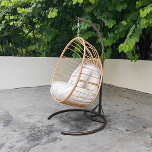 Sedia a dondolo sospesa moderna da esterno in rattan a forma di uovo, per patio e giardino, con seduta singola - Product Image 2