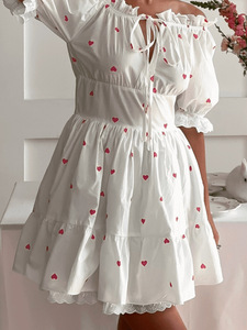 Robe mi-longue personnalisée pour femme, col à volants, imprimé cœur, panneau en dentelle à volants, collection été 2026, usine de vêtements OEM Chine - Product Image 4