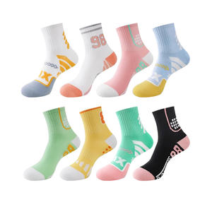 Chaussettes de sport en coton respirant à haute élasticité, personnalisées en gros, pour le football, chaussettes de cheville - Product Image 1