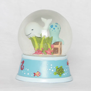 Globo de Nieve y Globo de Agua de Resina Pintado a Mano con Diseño de <span class=keywords><strong>Ballena</strong></span> de Dibujos Animados Personalizado, Decoración del Hogar, Diseño de Animales de Anime, Recuerdos de Graduación - Product Image 4