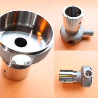 Corps de vanne / Composant de connecteur de fluide en acier inoxydable poli, moulé par investissement de précision et usiné CNC, pour machine à glace molle