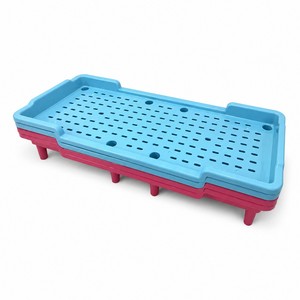 Lit de plage en plastique coloré pour bébé, idéal pour la maternelle et les anniversaires d'enfants - Product Image 3