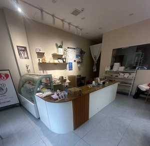 Vitrine Réfrigérée Commerciale Double Couche en Plexiglas pour Gâteaux, Fromages et Crèmes Glacées avec Éclairage LED, Autoportante, Type Échelle Cubique - Product Image 3