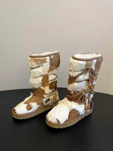 Bottes d'hiver de haute qualité et tendance, conçues par des designers renommés, en laine luxueuse, offrant une excellente chaleur. - Product Image 2
