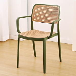 Fabrika Satışı Açık Hava Sandalyeleri İstiflenebilir Açık Hava Dinlenme Yemek PP Plastik Sandalye - Product Image 1