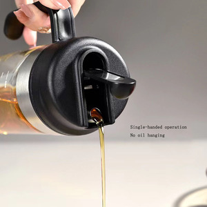 Botella dispensadora <span class=keywords><strong>de</strong></span> <span class=keywords><strong>aceite</strong></span> <span class=keywords><strong>de</strong></span> <span class=keywords><strong>oliva</strong></span> <span class=keywords><strong>de</strong></span> vidrio <span class=keywords><strong>de</strong></span> borosilicato <span class=keywords><strong>de</strong></span> alta calidad <span class=keywords><strong>de</strong></span> 500 ml al por mayor - Apertura y cierre automático 2 en 1 con boquilla antiderrame y tapa antipolvo - Product Image 5