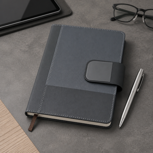 Agenda/Quaderno Organizer in Pelle Vegana PU Goffrata con Logo Personalizzato, 100 Fogli, Formato A5, Bicolore con Cinturino a Contrasto, Vendita all'Ingrosso OEM - Product Image 3