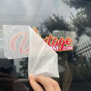 Tùy Chỉnh UV Chịu Mài Mòn In Thời Tiết Chết Cắt Biểu Tượng Xe Cửa Sổ Nhãn Dán Xe Bumper Kính Chắn Gió Vinyl Chuyển Rõ Ràng Nhãn Dán - Product Image 6