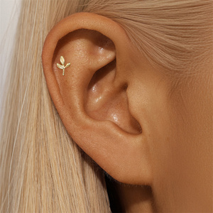 Pendiente de cartílago de plata de ley S925 con parte trasera plana, chapado en oro de 18K, diseño geométrico minimalista de hoja para mujer - Product Image 3