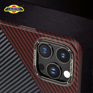 Étui de téléphone en fibre de carbone Laudtec SJK379 pour iPhone, design blindé, antichoc, noir et rouge, protection mobile - Product Image 3