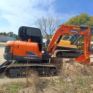 รถขุด DOOSAN DX60 มือสอง 6 ตัน เครื่องยนต์ยันม่าร์ ปั๊มไฮดรอลิก Doosan Mottrol มอเตอร์วาล์ว KYB ชั่วโมงการใช้งานต่ำ สภาพ 90% ปี 2023 - Product Image 4