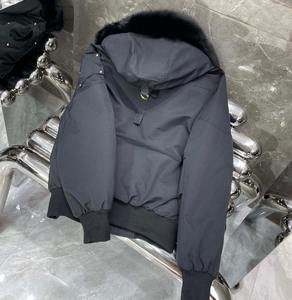 <span class=keywords><strong>Piumino</strong></span> <span class=keywords><strong>Bomber</strong></span> da <span class=keywords><strong>Uomo</strong></span> di Alta Qualità con Cappuccio e Finiture in Pelliccia di Volpe Stile Canada - Product Image 2