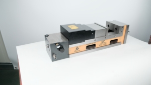 Étau de machine de précision pneumatique-hydraulique WPV-160D MC pour centre d'usinage CNC, <span class=keywords><strong>force</strong></span> de serrage de 6000 kg - Product Image 3
