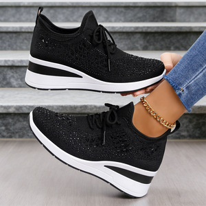 Chaussures compensées classiques pour femmes, style décontracté, légères et faciles à enfiler, idéales pour la marche - Product Image 2