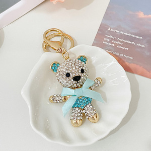 Llavero de Lujo de Aleación de Zinc con Diseño de Perro Poodle y Cristales de Diamantes de Imitación para Bolso - Product Image 4