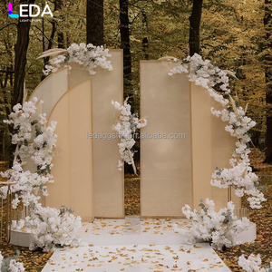 ซุ้มโค้งเหล็กสีเหลืองรูปพัดสำหรับงานวันเกิดกลางแจ้งสมัยใหม่ LEDA ฉากหลังแบบคอมโพสิตสำหรับงานแต่งงาน - Product Image 2