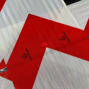 Panneau de marquage réfléchissant rouge et blanc certifié E8, autocollant de sécurité réfléchissant auto-adhésif pour camion, 3 ans de garantie - Product Image 6