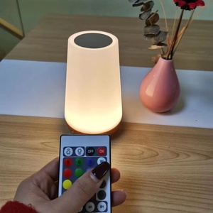 Lámpara Nocturna LED Moderna RGB Regulable, Batería Recargable, Blanco Cálido y 16 Colores, Control Remoto para Decoración del Hogar y Dormitorio - Product Image 1