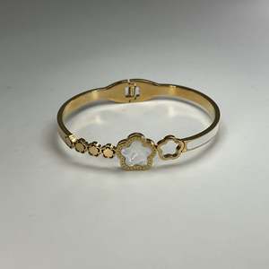 BBBA-03833 กำไลข้อมือแฟชั่น อุปกรณ์เสริมที่หรูหราและมีสไตล์ - Product Image 1