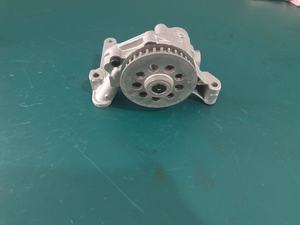 L'usine vente chaude de la <span class=keywords><strong>pompe</strong></span> à <span class=keywords><strong>huile</strong></span> de haute qualité 03L115105B <span class=keywords><strong>pompe</strong></span> à <span class=keywords><strong>huile</strong></span> moteur pour VAG - Product Image 3