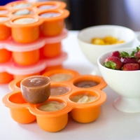 Récipient de stockage de 7 tasses en silicone sans BPA, plateau de congélation réutilisable avec couvercle à clipser pour les purées de fruits d'aliments pour bébés faits maison, lait maternel