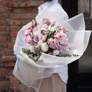 Papier d'emballage pour fleurs 58*58cm, film plastique coloré semi-transparent avec impression sur le bord, très vendu - Product Image 5