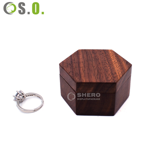 Boîte à alliances en bois avec nom personnalisé, boîte à alliances de fiançailles ou de mariage personnalisée, cadeau d'anniversaire, boîte à alliances gravée - Product Image 4