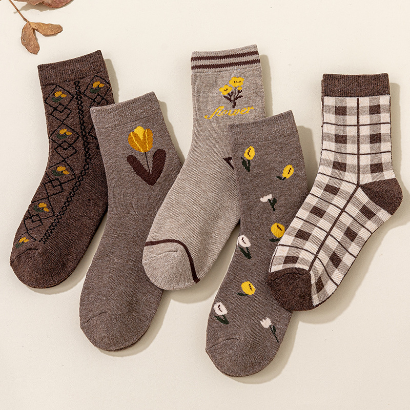 In-stock Wholesale Custom Design Cotton Socks Japanese Korean Preppy Style Floral Plaid Socks Winter Socks