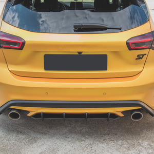ดิฟฟิวเซอร์หลัง Ford Focus ST MK4 สีดำเงา วัสดุ PP พร้อมใบพัดหลัง สำหรับปี 2019-2022 ติดตั้งด้วยกาวเทปหรือสกรู - Product Image 1