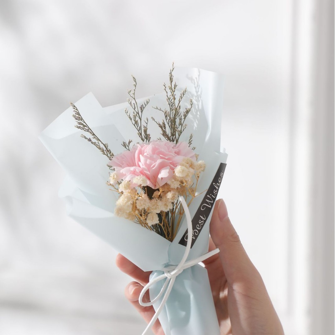 Papier bleu œillet rose clair