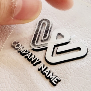 <span class=keywords><strong>Stampa</strong></span> Personalizzata all'Ingrosso di Adesivi con Logo <span class=keywords><strong>3D</strong></span> in Silicone e <span class=keywords><strong>Gomma</strong></span> Spazzolata a Rilievo di Alta Qualità, Vinile Termoadesivo <span class=keywords><strong>3D</strong></span> per Indumenti e Abbigliamento - Product Image 3