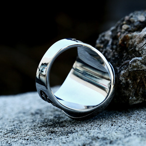 Anillo Vikingo con Cabeza de Lobo Celta para Hombre, Acero Inoxidable, Acero de Titanio, Joyería Nórdica Gótica Punk, Venta al por Mayor - Product Image 4