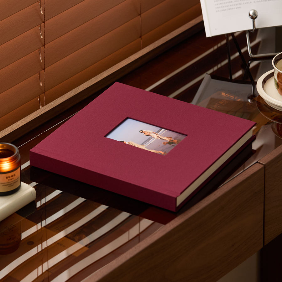 หน้าต่างสี่เหลี่ยมแนวตั้งเบอร์กันดี28*28ซม