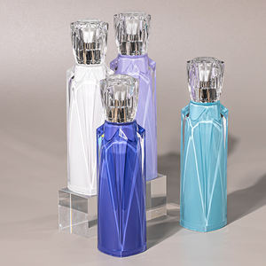 Bouteilles essentielles de lotion cosmétique d'emballage acrylique bleu de soins de la peau de forme en cristal de <span class=keywords><strong>50ml</strong></span> avec la pompe - Product Image 6