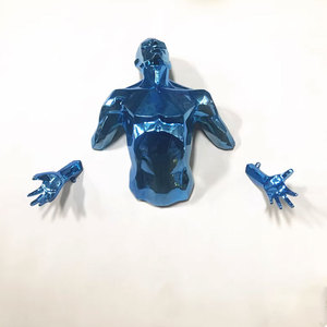 Goedkope prijs chroomblauwe levensgrote abstracte kunst wandsculpturen van hars, hars naakte <span class=keywords><strong>man</strong></span> wandglasvezel beeld voor wanddecoratie - Product Image 2