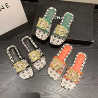 Sandales Plates Décontractées d'Été Personnalisées pour Femmes, Style Européen et Américain, Tongs Plateformes Polyvalentes Tendance Portées à l'Extérieur par les Célébrités du Net
