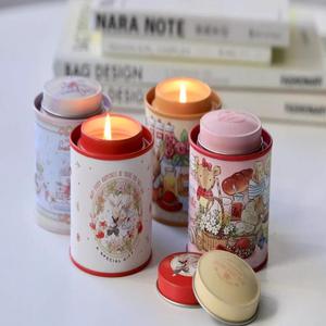 Velas aromáticas con diseño de dibujos animados en lata cilíndrica, sin humo, de cera de soja mixta, para recuerdos de boda, fragancia para dormitorio. - Product Image 1