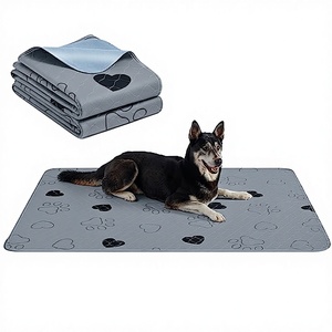 Tapis lavables pour chien <span class=keywords><strong>Feandrea</strong></span>, réutilisables, absorbants, 152x122cm, lot de 2 XXL, imperméables, antidérapants, haute absorption, motif cœur imprimé sur les pattes - Product Image 2
